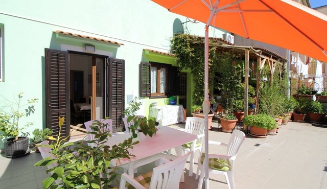 Fantastic location in the centre of Porec, only 200 metres from the beach with sea views in Porec