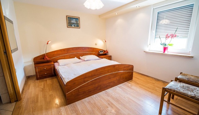 Farm Stay Ana - Apartment 2 in Visnja Gora