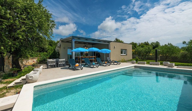 Ganz Neue Top Villa in Šišan