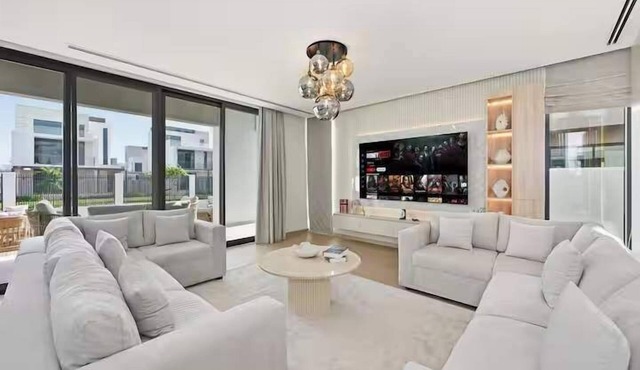 Garden Jacuzzi 4BR Villa, Arabian Ranches 3 in Dubai