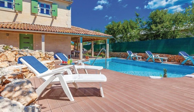 Geräumige, topmoderne Ferienvilla mit eigenem Pool by Interhome in Krk/Čižići