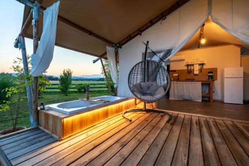 Glamping Kolpa Resort in Gradac
