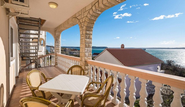 Gorgeous apartment in Rtina with WiFi