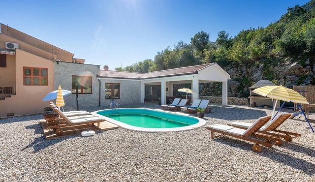 Gorgeous home in Kula Norinska in Kula Norinska
