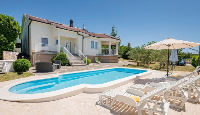 Gorgeous home in Vinjani Donji