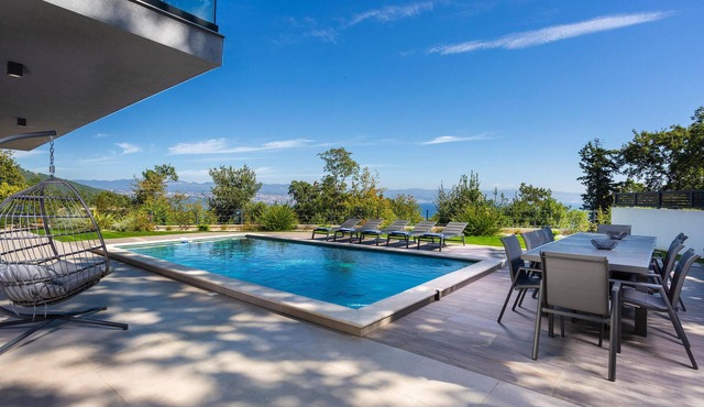 Gorgeous home in Opric in Opric