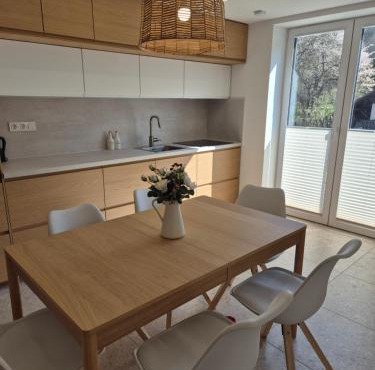 Green River Apartment in Stahovica