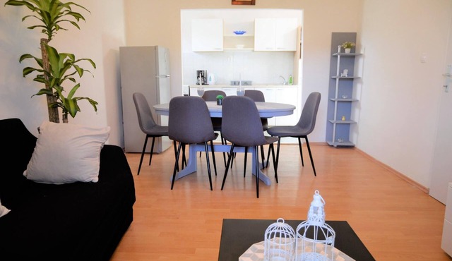 Ground floor apartment, first row from sea