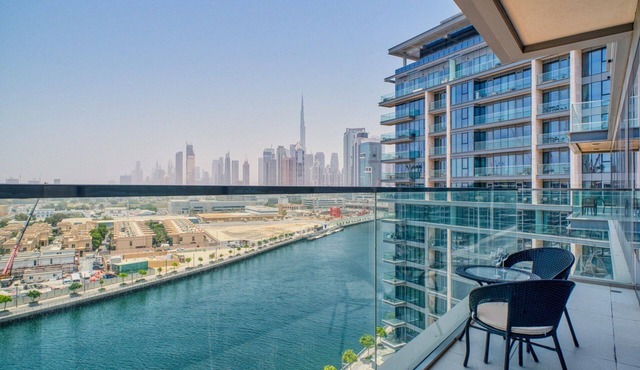 GuestReady - BurjKhalifa & Canal Views|2BR + Study in Dubai