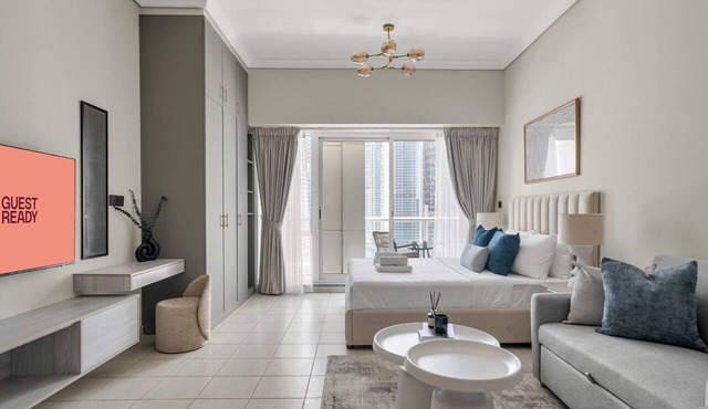 GuestReady - Studio | JLT Skyline & Lake views in Dubai