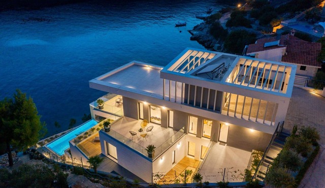 Haus in Vinišće mit Außenterrasse by Interhome