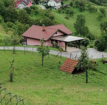 Hiška na gorci in Podcetrtek