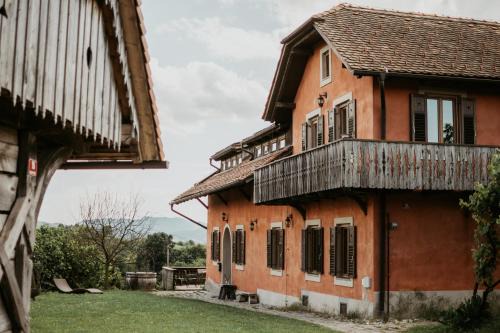 Hisa Vina in Podlehnik