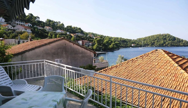 Holiday apartment 20 m to the Adriatic Sea in Brna