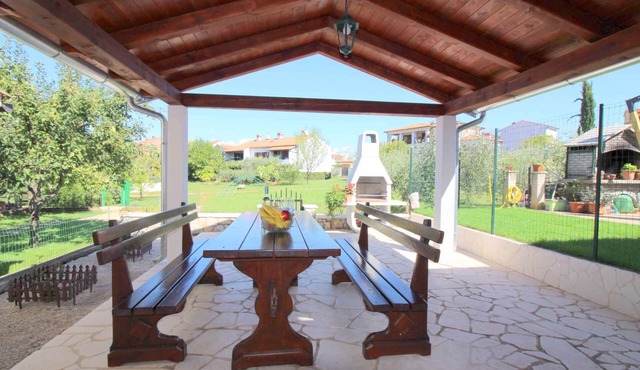 Holiday apartment for 6 people near the beach
