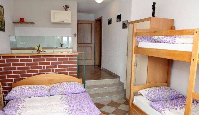 Holiday apartment Stanjel for 1 - 4 persons - Castle in Stiak