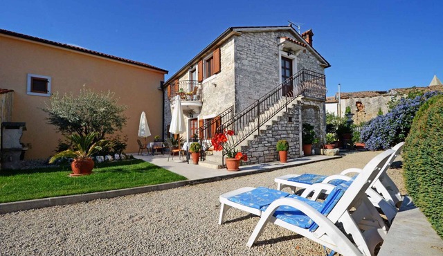 Holiday flat with air conditioning in Baderna