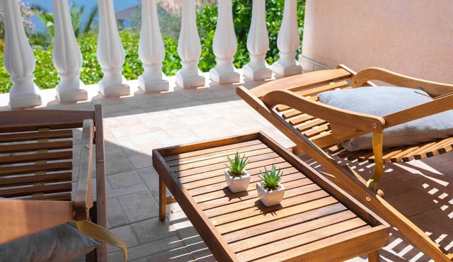 Holiday Home Diana - Five Bedroom House with Terrace and Sea View