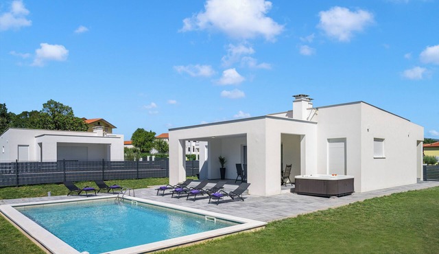 Holiday Home Maris Pool & Jacuzzi, Labin, Croatia in Labin