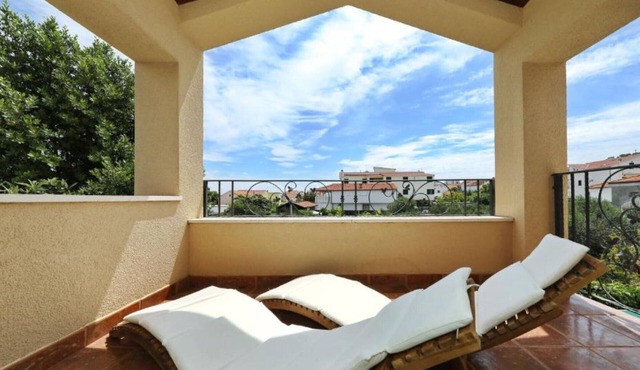 Holiday Home Mirta - Three Bedroom Holiday Home with terrace