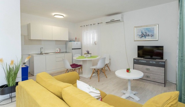 Holiday Home Sanda - Four Bedroom Holiday Home with Terrace