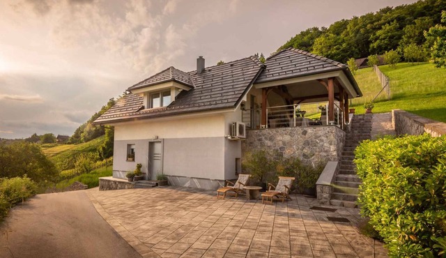 Holiday home with wonderful view in Šmarješke Toplice
