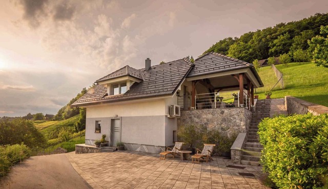 Holiday home with wonderful view in Šmarješke Toplice