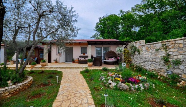 Holiday Home T