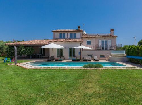 Holiday Home Villa Vela by Interhome
