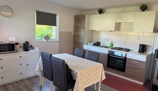 Holiday home with jacuzzi in nature between Karlovac and Zagreb in Draganić