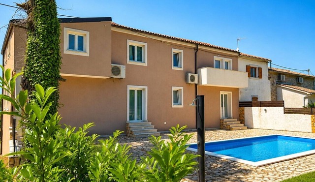 Holiday Home with Private Pool, Istria (Up to 10 Guests, Pet Friendly)