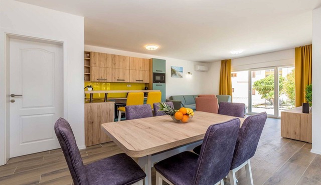 Holiday house SUNLIGHT with heated pool in Malinska
