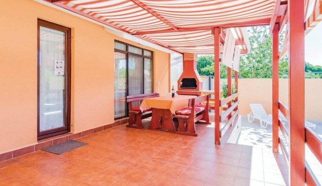 Holiday house with pool