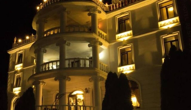 Hotel Ambasador in Valea Lupului