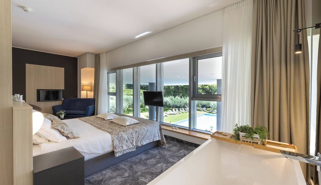 Hotel Salona Palace