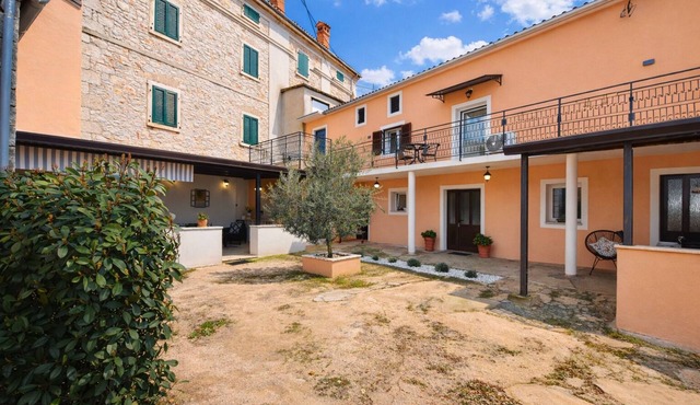House 2418/195061 (Istria - Poreč), 4000m from the beach