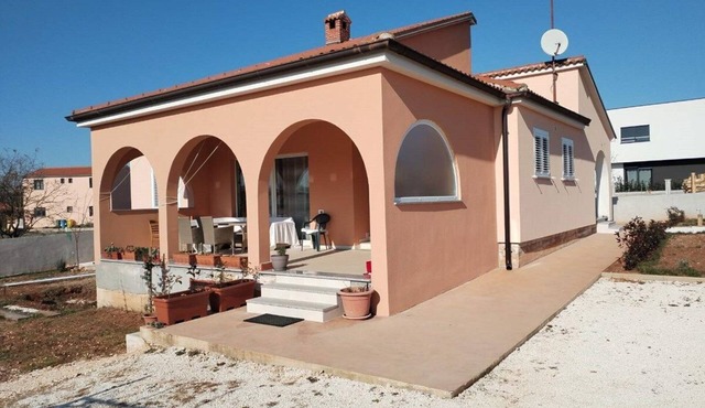 House Lakvere (74253-K1) - Pula