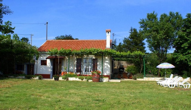 HOUSE VIOLETA in Raša