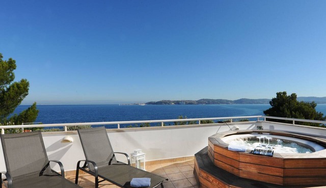 in Crveni Vrh mit Eigenem Balkon by Interhome in Umag/Savudrija