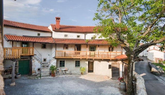 Karst Heritage Retreat in Štanjel