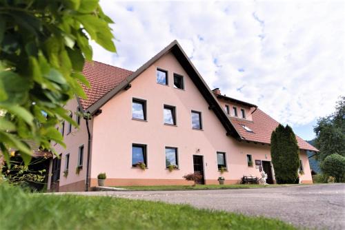 Kmetija Podobnik in Idrija