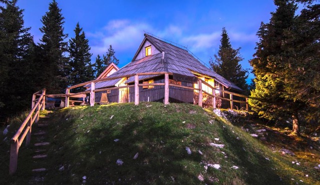 Koča Bistra - Velika planina in Stahovica