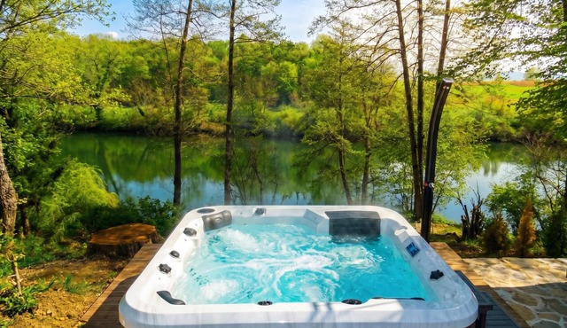 Kolpa Paradise Jacuzzi & Sauna, Metlika, Slovenia in Metlika