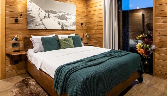 La Râu 663A - Riverside Mountain Chalet with Outdoor Jacuzzi in Porumbacu de Jos