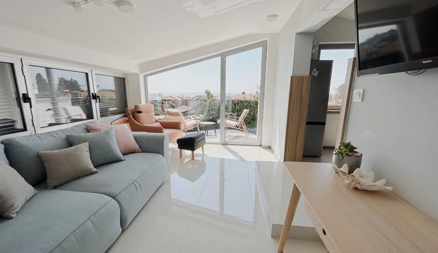 Last Season Dates/Oct 6-17/Luxury Sea-View Stay in Zambratija