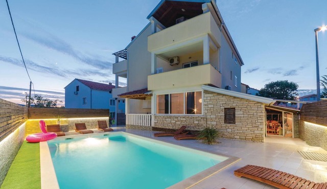 Lovely apartment in Biograd with house sea view