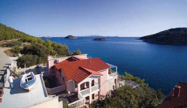 Lovely apartment in Blato with house sea view