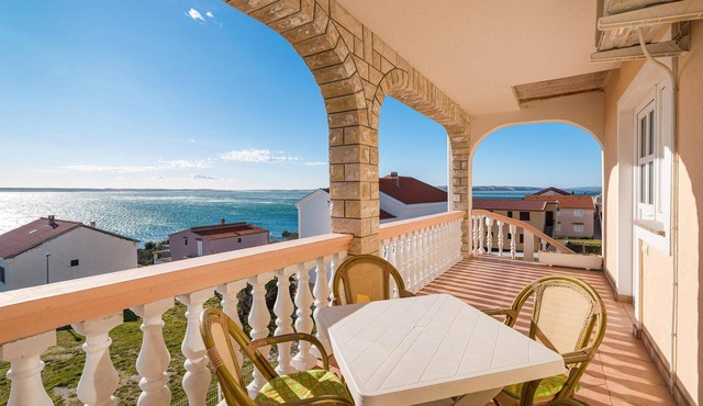 Lovely apartment in Rtina with WiFi in Rtina