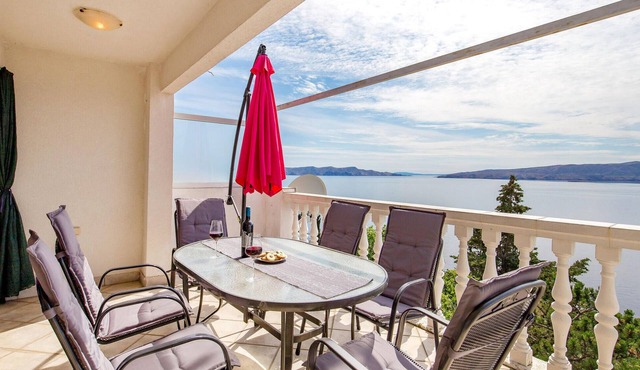 Lovely apartment in Senj with house sea view