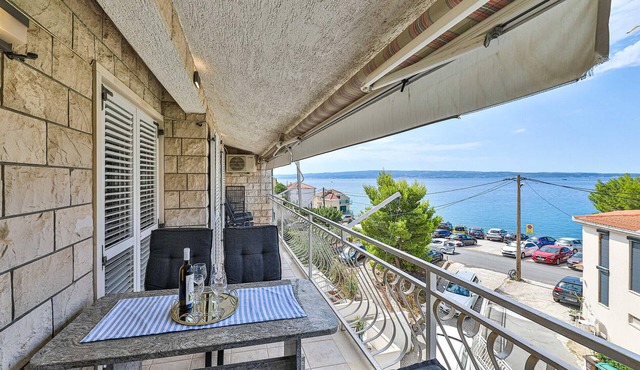 Lovely apartment in Stobrec with house sea view in Stobrec
